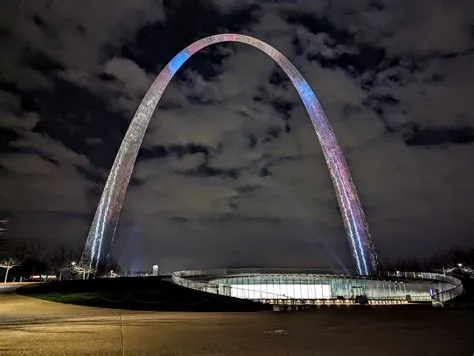  The Gateway Arch: Vẻ đẹp hùng vĩ của một biểu tượng St. Louis!