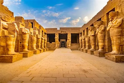  Khám Phá vẻ đẹp cổ kính và bí ẩn của Đền Karnak - Ngôi đền khổng lồ với lịch sử huy hoàng