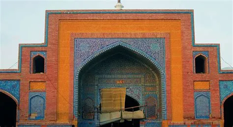 Shah Jahan Mosque, A Majestic Marvel of Mughal Architecture!